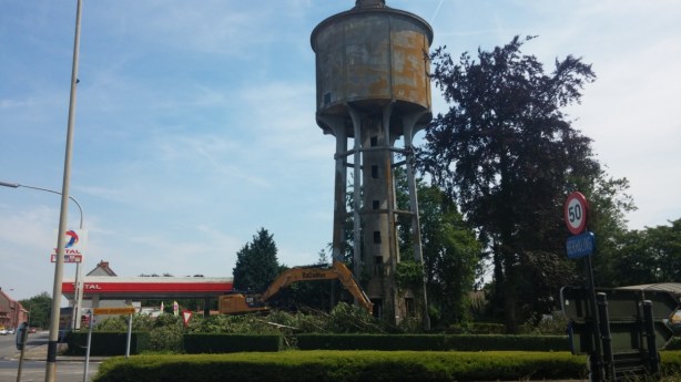 Ieper neemt afscheid van de watertoren aan de Meenseweg: einde van een betonnen&nbsp;tijdperk