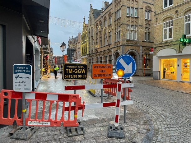 Nutswerken tijdens de drukke koopjesperiode in&nbsp;Boterstraat