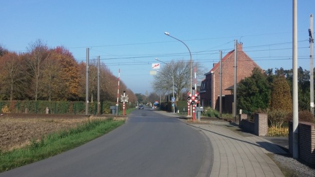 Werken aan spooroverweg Adriaansensweg te Ieper en Hoge Akkerweg te&nbsp;Vlamertinge