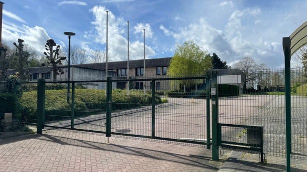 Leegstaande gebouwen van de belastingen in de Arsenaalstraat worden&nbsp;school