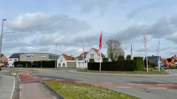 Plannen voor indoor padelvelden  in de loodsen van Bouwondernemingen Coudron