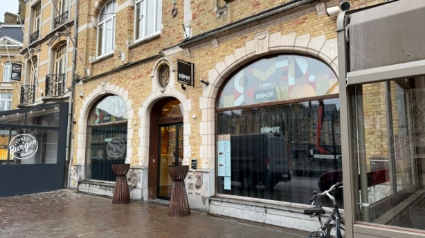 Horecazaak en geschenkenwinkel Dépot is verhuisd van Menenstraat naar Grote Markt  