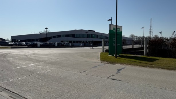 Betonbedrijf Valcke krijgt voorlopig geen vergunning voor de bouw van een kleine windmolen om broedende vogels niet te&nbsp;verstoren