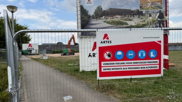 Start bouw nieuw stedelijk zwembad in Ieper: Kanteelpad&nbsp;afgesloten