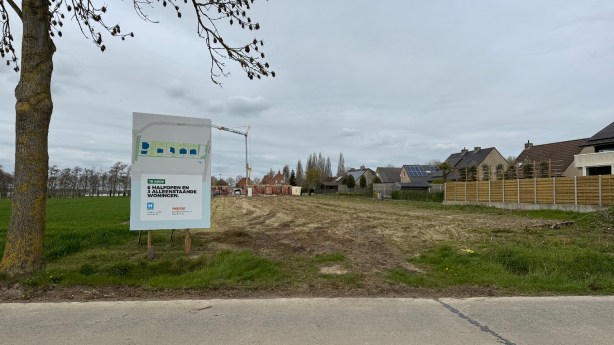 Bouw gestart van nieuwe woningen in Brielen tussen Meiboomstraat en Brielenstraat na lange vergunningsprocedure