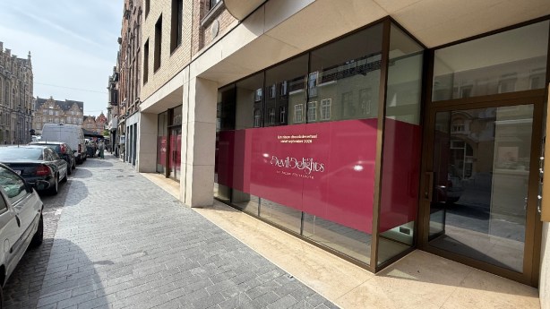 “Een nieuw chocoladeverhaal vanaf september 2026”: Devil Delights Chocolates verhuist naar ruimere plek in&nbsp;Diksmuidestraat