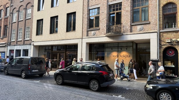 Van industriële poorten naar pralines: Ieperse Joppe bouwt samen met zijn ouders aan eigen&nbsp;chocolaterie