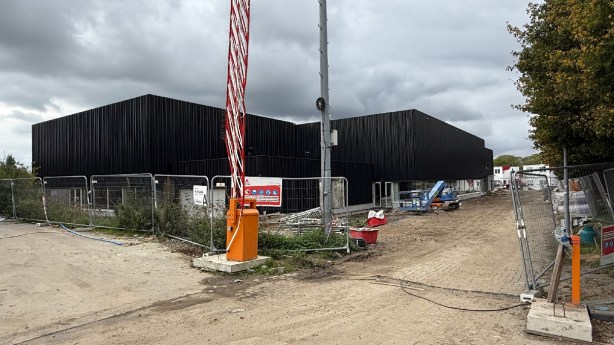 Nieuw zwembad in Ieper loopt op tot 17 miljoen euro, ook herinrichting Grote Markt wordt&nbsp;duurder